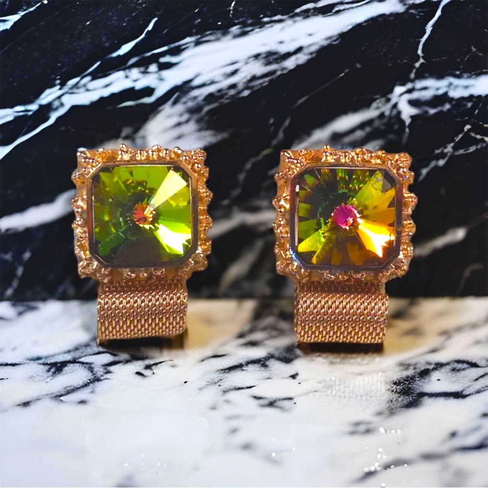 Dante Vintage Nugget Green Rivoli Wrap Around Signed Gold Cufflink Set